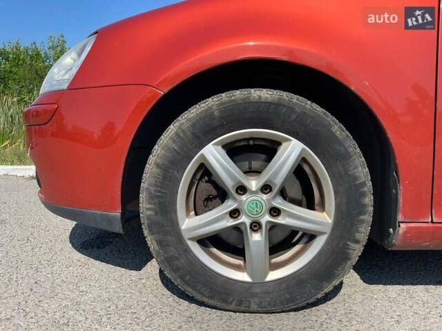 Оранжевый Фольксваген Гольф, объемом двигателя 1.39 л и пробегом 210 тыс. км за 5200 $, фото 7 на Automoto.ua