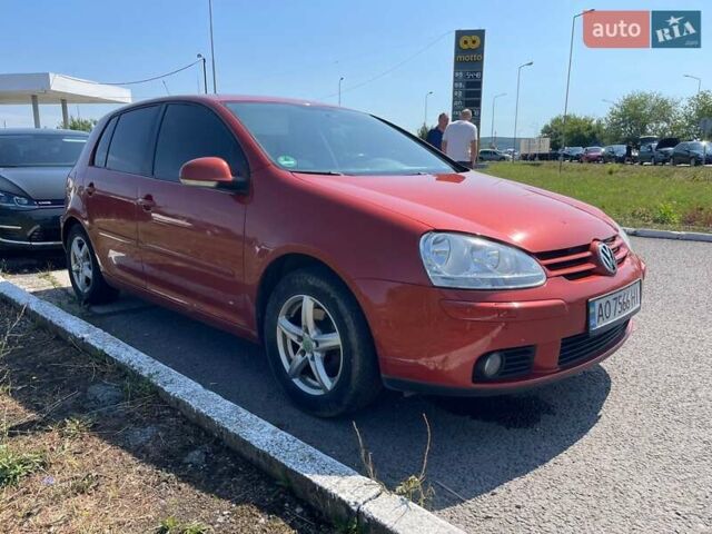 Оранжевый Фольксваген Гольф, объемом двигателя 1.39 л и пробегом 210 тыс. км за 5200 $, фото 1 на Automoto.ua
