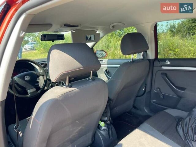 Оранжевый Фольксваген Гольф, объемом двигателя 1.39 л и пробегом 210 тыс. км за 5200 $, фото 11 на Automoto.ua