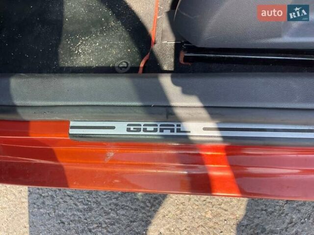 Оранжевый Фольксваген Гольф, объемом двигателя 1.39 л и пробегом 210 тыс. км за 5200 $, фото 14 на Automoto.ua