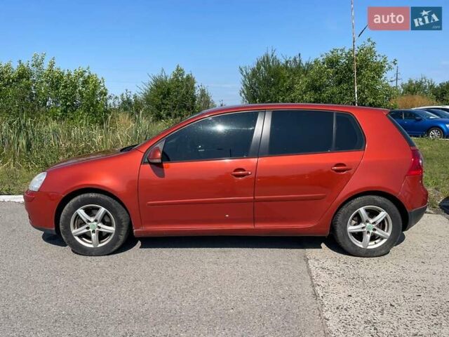 Оранжевый Фольксваген Гольф, объемом двигателя 1.39 л и пробегом 210 тыс. км за 5200 $, фото 3 на Automoto.ua