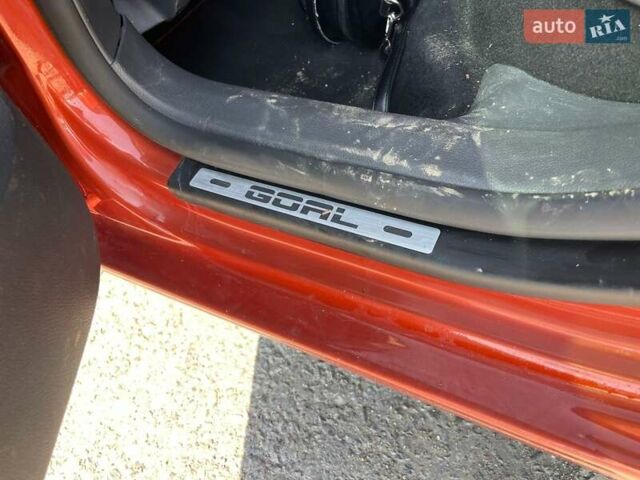 Оранжевый Фольксваген Гольф, объемом двигателя 1.39 л и пробегом 210 тыс. км за 5200 $, фото 8 на Automoto.ua