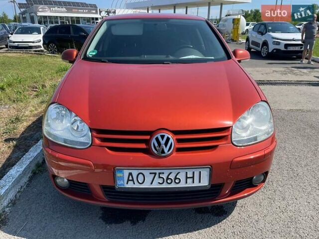 Оранжевый Фольксваген Гольф, объемом двигателя 1.39 л и пробегом 210 тыс. км за 5200 $, фото 2 на Automoto.ua