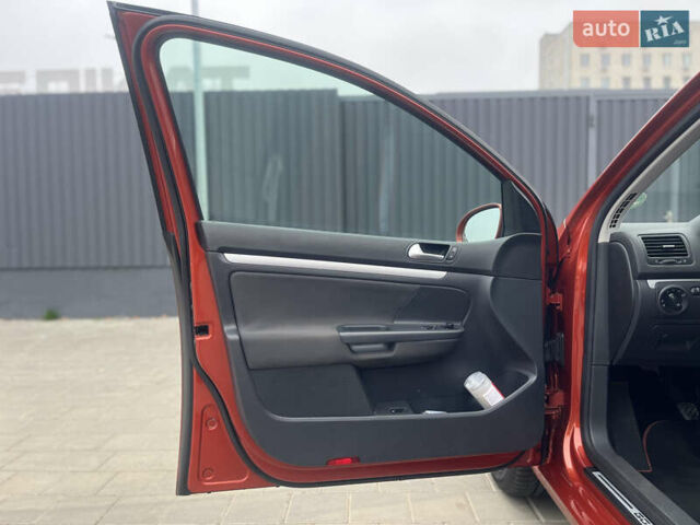 Помаранчевий Фольксваген Гольф, об'ємом двигуна 1.4 л та пробігом 232 тис. км за 6190 $, фото 27 на Automoto.ua