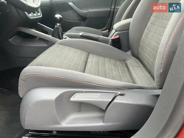 Помаранчевий Фольксваген Гольф, об'ємом двигуна 1.4 л та пробігом 232 тис. км за 6190 $, фото 30 на Automoto.ua