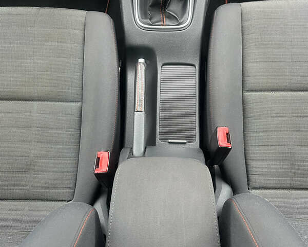 Помаранчевий Фольксваген Гольф, об'ємом двигуна 1.4 л та пробігом 232 тис. км за 6190 $, фото 35 на Automoto.ua