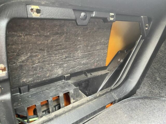 Помаранчевий Фольксваген Гольф, об'ємом двигуна 1.8 л та пробігом 139 тис. км за 2850 $, фото 22 на Automoto.ua