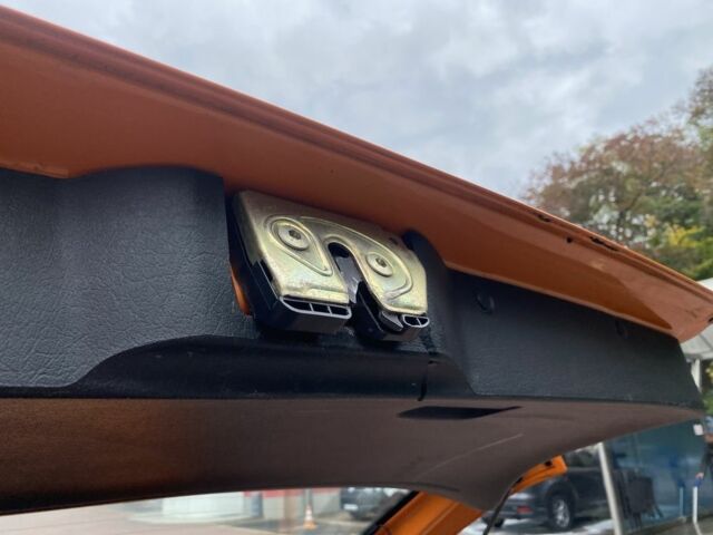 Помаранчевий Фольксваген Гольф, об'ємом двигуна 1.8 л та пробігом 139 тис. км за 2850 $, фото 20 на Automoto.ua