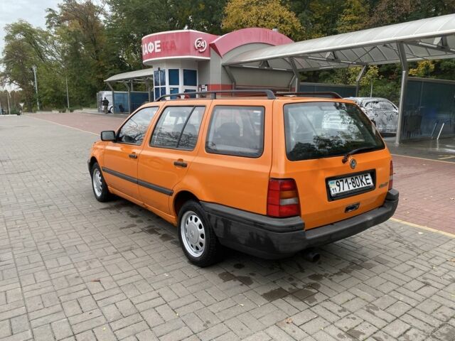 Помаранчевий Фольксваген Гольф, об'ємом двигуна 1.8 л та пробігом 139 тис. км за 2850 $, фото 4 на Automoto.ua