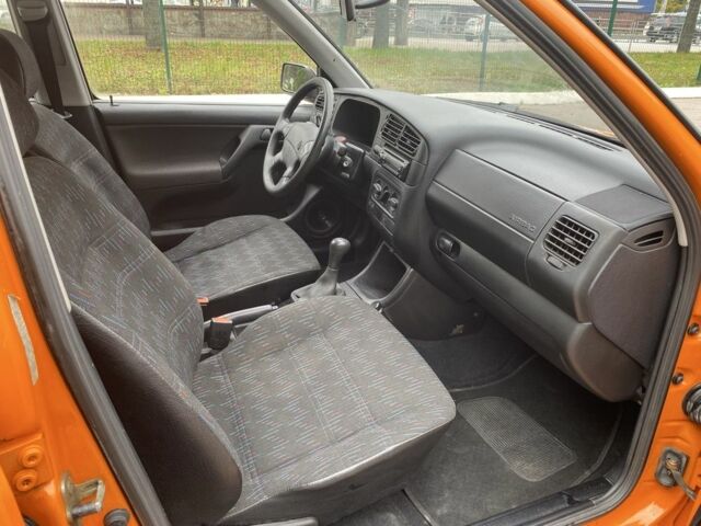 Помаранчевий Фольксваген Гольф, об'ємом двигуна 1.8 л та пробігом 139 тис. км за 2850 $, фото 10 на Automoto.ua