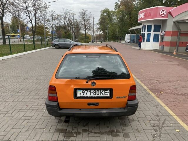 Помаранчевий Фольксваген Гольф, об'ємом двигуна 1.8 л та пробігом 139 тис. км за 2850 $, фото 5 на Automoto.ua