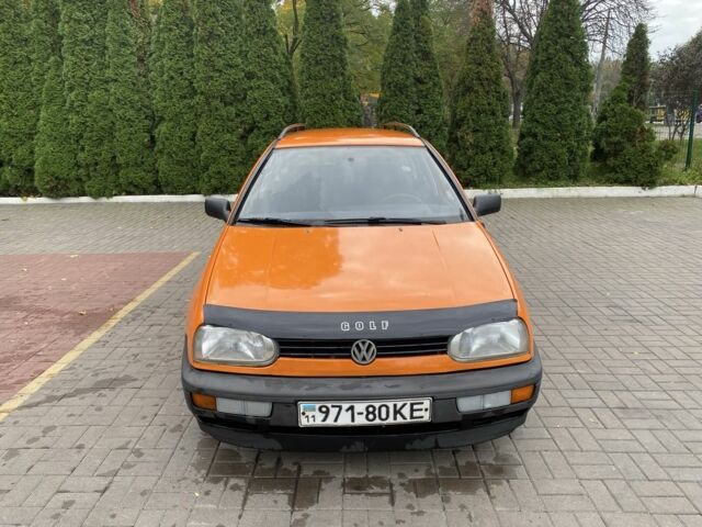 Помаранчевий Фольксваген Гольф, об'ємом двигуна 1.8 л та пробігом 139 тис. км за 2850 $, фото 1 на Automoto.ua