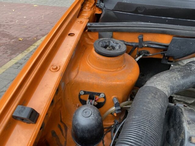 Помаранчевий Фольксваген Гольф, об'ємом двигуна 1.8 л та пробігом 139 тис. км за 2850 $, фото 18 на Automoto.ua