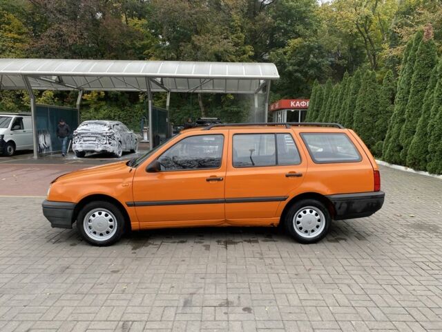 Помаранчевий Фольксваген Гольф, об'ємом двигуна 1.8 л та пробігом 139 тис. км за 2850 $, фото 3 на Automoto.ua