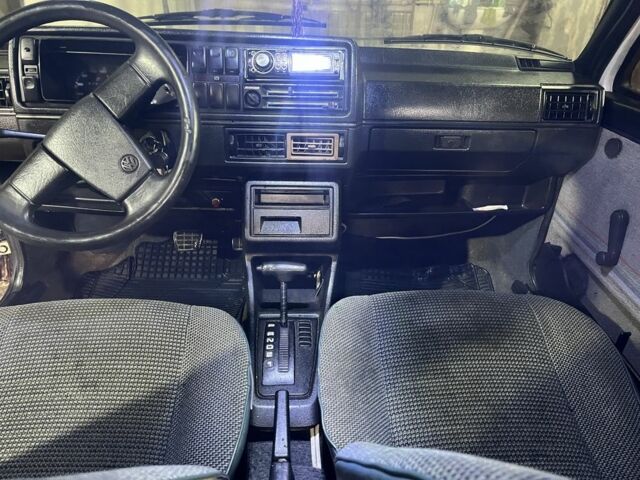 Белый Фольксваген Джетта, объемом двигателя 1.6 л и пробегом 300 тыс. км за 1350 $, фото 5 на Automoto.ua