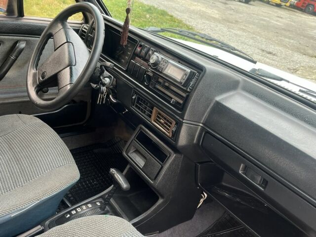 Белый Фольксваген Джетта, объемом двигателя 1.6 л и пробегом 300 тыс. км за 1350 $, фото 4 на Automoto.ua