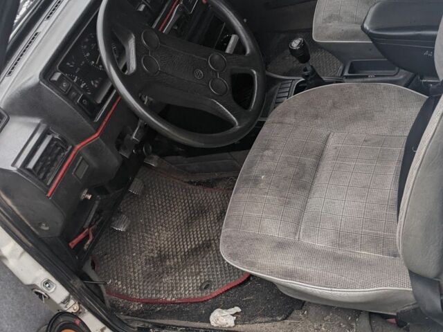 Белый Фольксваген Джетта, объемом двигателя 1.6 л и пробегом 474 тыс. км за 600 $, фото 3 на Automoto.ua