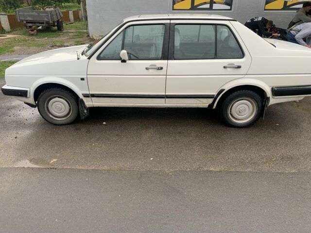 Білий Фольксваген Джетта, об'ємом двигуна 1.6 л та пробігом 330 тис. км за 1300 $, фото 1 на Automoto.ua