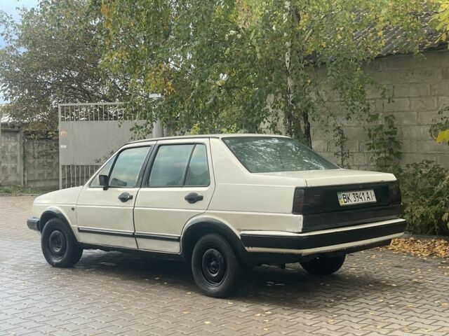 Белый Фольксваген Джетта, объемом двигателя 1.6 л и пробегом 200 тыс. км за 999 $, фото 2 на Automoto.ua