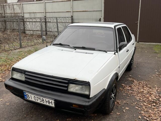 Белый Фольксваген Джетта, объемом двигателя 1.8 л и пробегом 200 тыс. км за 800 $, фото 1 на Automoto.ua