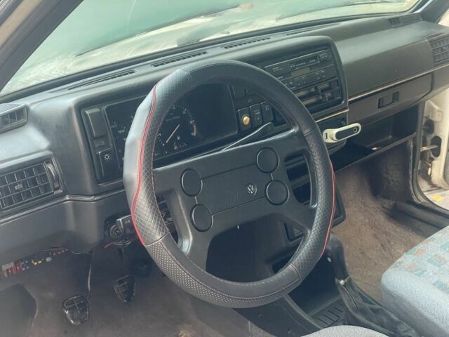 Белый Фольксваген Джетта, объемом двигателя 1.6 л и пробегом 200 тыс. км за 999 $, фото 5 на Automoto.ua