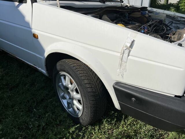 Белый Фольксваген Джетта, объемом двигателя 1.8 л и пробегом 295 тыс. км за 450 $, фото 8 на Automoto.ua