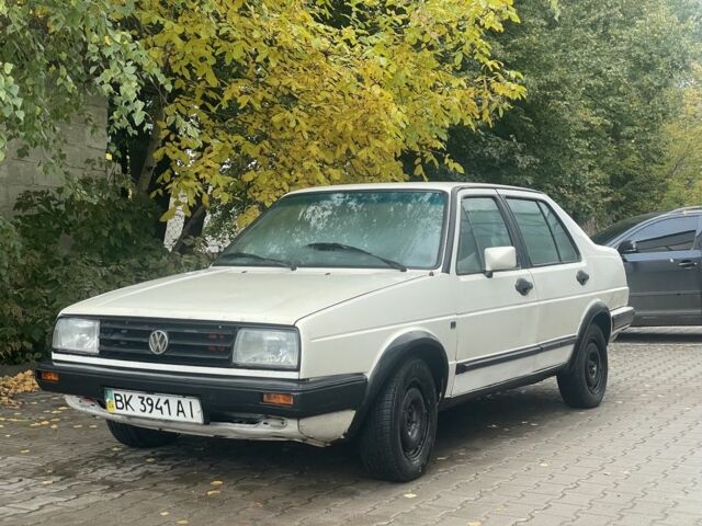 Белый Фольксваген Джетта, объемом двигателя 1.6 л и пробегом 200 тыс. км за 999 $, фото 1 на Automoto.ua