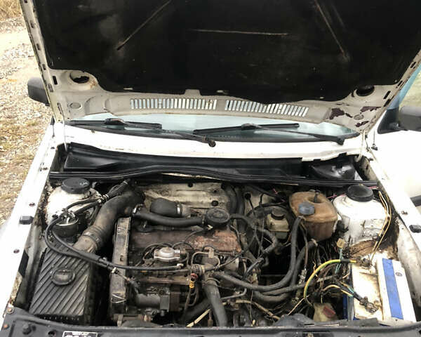 Білий Фольксваген Джетта, об'ємом двигуна 1.6 л та пробігом 250 тис. км за 1350 $, фото 5 на Automoto.ua