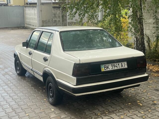 Белый Фольксваген Джетта, объемом двигателя 1.6 л и пробегом 200 тыс. км за 999 $, фото 3 на Automoto.ua