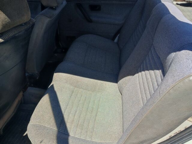 Білий Фольксваген Джетта, об'ємом двигуна 1.6 л та пробігом 215 тис. км за 500 $, фото 9 на Automoto.ua