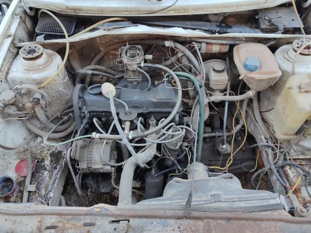 Білий Фольксваген Джетта, об'ємом двигуна 1.6 л та пробігом 215 тис. км за 500 $, фото 6 на Automoto.ua