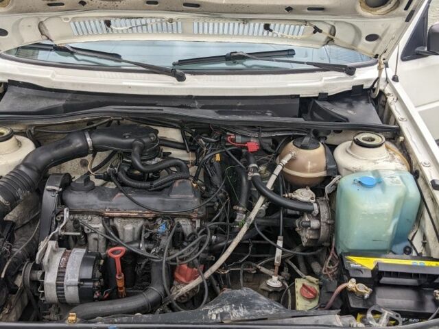 Білий Фольксваген Джетта, об'ємом двигуна 1.8 л та пробігом 300 тис. км за 1300 $, фото 6 на Automoto.ua