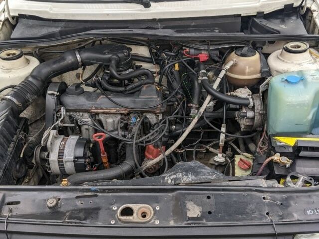 Білий Фольксваген Джетта, об'ємом двигуна 1.8 л та пробігом 300 тис. км за 1300 $, фото 9 на Automoto.ua