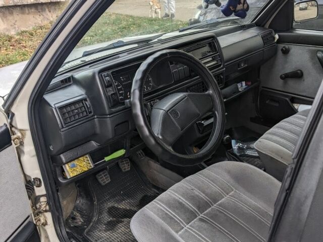 Білий Фольксваген Джетта, об'ємом двигуна 1.8 л та пробігом 300 тис. км за 1300 $, фото 5 на Automoto.ua