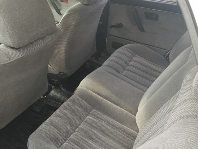 Белый Фольксваген Джетта, объемом двигателя 1.8 л и пробегом 300 тыс. км за 714 $, фото 4 на Automoto.ua