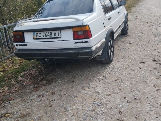 Белый Фольксваген Джетта, объемом двигателя 1.8 л и пробегом 300 тыс. км за 714 $, фото 1 на Automoto.ua