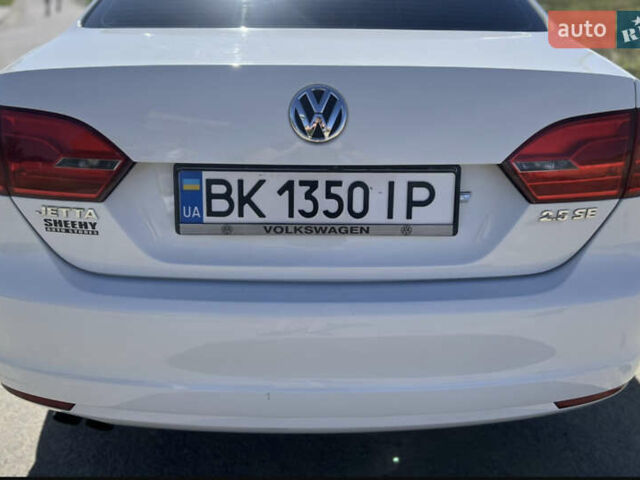 Білий Фольксваген Джетта, об'ємом двигуна 2.48 л та пробігом 220 тис. км за 8000 $, фото 7 на Automoto.ua