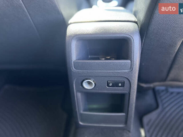 Білий Фольксваген Джетта, об'ємом двигуна 2.48 л та пробігом 220 тис. км за 8000 $, фото 23 на Automoto.ua