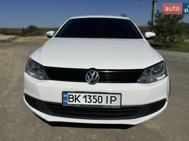Білий Фольксваген Джетта, об'ємом двигуна 2.48 л та пробігом 220 тис. км за 8000 $, фото 10 на Automoto.ua