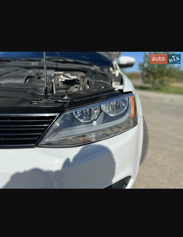 Білий Фольксваген Джетта, об'ємом двигуна 2.48 л та пробігом 220 тис. км за 8000 $, фото 15 на Automoto.ua