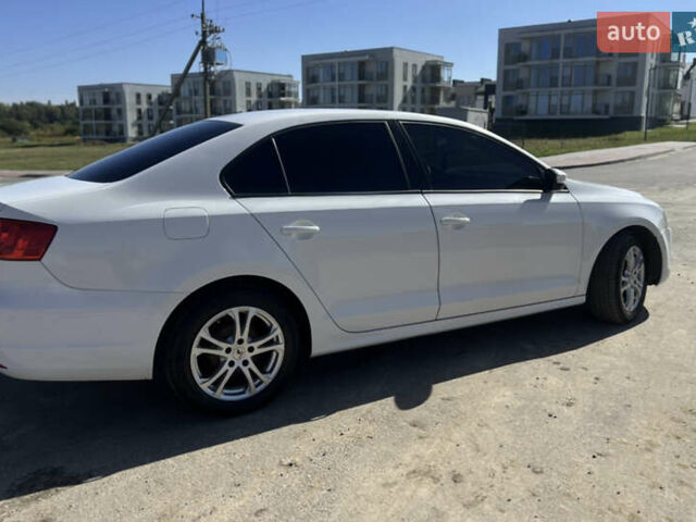 Білий Фольксваген Джетта, об'ємом двигуна 2.48 л та пробігом 220 тис. км за 8000 $, фото 8 на Automoto.ua