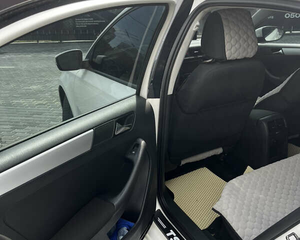 Белый Фольксваген Джетта, объемом двигателя 1.4 л и пробегом 205 тыс. км за 6700 $, фото 8 на Automoto.ua