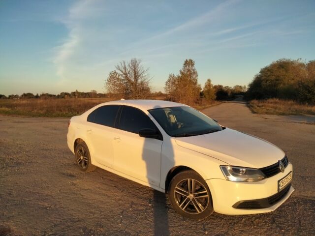 Фольксваген Джетта 2011 в Чернигове на Automoto.ua Белый Фольксваген Джетта, объемом двигателя 2 л и пробегом 250 тыс. км за 7000 $, фото 1 на Automoto.ua