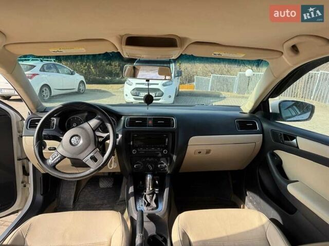 Белый Фольксваген Джетта, объемом двигателя 2.48 л и пробегом 212 тыс. км за 7800 $, фото 2 на Automoto.ua