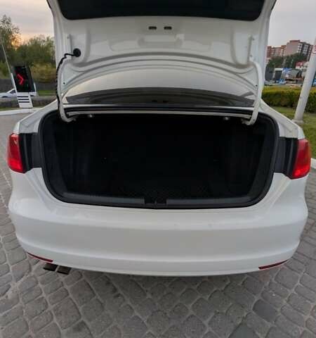 Белый Фольксваген Джетта, объемом двигателя 2.47 л и пробегом 197 тыс. км за 7999 $, фото 23 на Automoto.ua