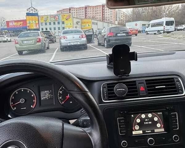 Белый Фольксваген Джетта, объемом двигателя 2.48 л и пробегом 241 тыс. км за 8700 $, фото 1 на Automoto.ua