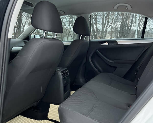 Белый Фольксваген Джетта, объемом двигателя 1.39 л и пробегом 211 тыс. км за 8100 $, фото 32 на Automoto.ua