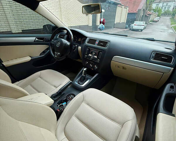 Белый Фольксваген Джетта, объемом двигателя 1.97 л и пробегом 285 тыс. км за 8500 $, фото 3 на Automoto.ua