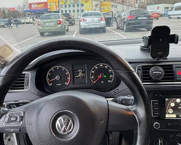 Белый Фольксваген Джетта, объемом двигателя 2.48 л и пробегом 241 тыс. км за 8700 $, фото 2 на Automoto.ua