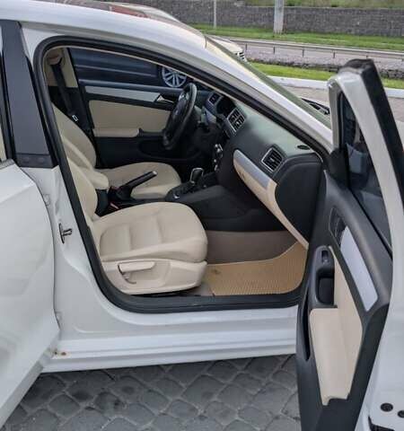 Белый Фольксваген Джетта, объемом двигателя 2.47 л и пробегом 197 тыс. км за 7999 $, фото 8 на Automoto.ua